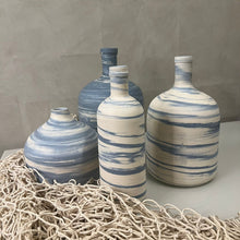 Carregar imagem no visualizador da galeria, Garrafa Em Cerâmica Petra Ocean Big Casa Bonita - Pç