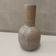Carregar imagem no visualizador da galeria, Vaso Em Pedra Sabão Anahi Moringa Casa De Valentina - Pç