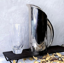 Carregar imagem no visualizador da galeria, Jarra Oval Alta St. James - Un