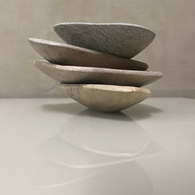 Carregar imagem no visualizador da galeria, Travessa Mini Em Pedra Sabão Miguei II Casa De Valentina - Pç