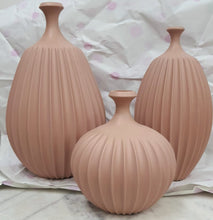 Carregar imagem no visualizador da galeria, Vaso Em Cerâmica Dracarys Casa Bonita - Pç