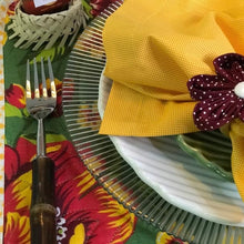 Carregar imagem no visualizador da galeria, Lugar Americano Quiltado Floral Vermelho E Amarelo Mesa Da Clau-Kit 06