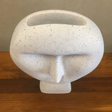 Carregar imagem no visualizador da galeria, Vaso Em Resina Face Branco Modali Design - Pç