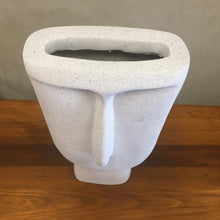 Carregar imagem no visualizador da galeria, Vaso Em Resina Face Branco Modali Design - Pç