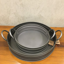 Carregar imagem no visualizador da galeria, Bandeja Em Flandres Redonda Black Home Basket - Un