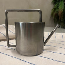 Carregar imagem no visualizador da galeria, Regador Estanho Maurício Arruda Para Imperial Estanhos MG-Pç