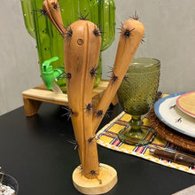 Carregar imagem no visualizador da galeria, Escultura Em Madeira Cacto Casa Bonita - Pç