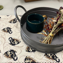 Carregar imagem no visualizador da galeria, Bandeja Em Flandres Redonda Black Home Basket - Un