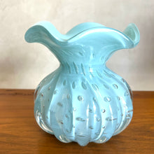 Carregar imagem no visualizador da galeria, Vaso Em Cristal Frufru Azul Pacific Cristais São Marcos - Pç