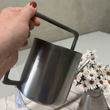 Carregar imagem no visualizador da galeria, Regador Estanho Maurício Arruda Para Imperial Estanhos MG-Pç