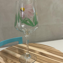 Carregar imagem no visualizador da galeria, Taça Brunello Em Vidro Para Vinho Coleção Margaridas - Caixa
