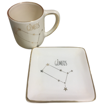 Carregar imagem no visualizador da galeria, Caneca E Mini Travessa Em Cerâmica Zodíaco Gêmeos Luiz Salvador-Un
