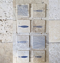 Carregar imagem no visualizador da galeria, Adorno Em Pedra Natural Travertino Anticato Cardume - Kit
