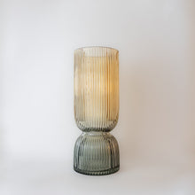 Carregar imagem no visualizador da galeria, Vaso Em Vidro Colorido Ambre Gris II Ribeiro E Pavani - Pç
