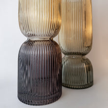 Carregar imagem no visualizador da galeria, Vaso Em Vidro Colorido Ambre Gris Ribeiro E Pavani - Pç

