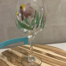 Carregar imagem no visualizador da galeria, Taça Em Vidro Para Gin Coleção Margaridas - Caixa
