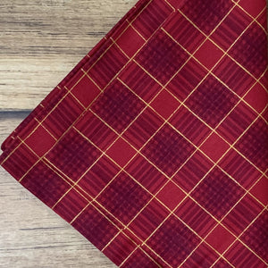 Guardanapo Em Tecido Vermelho Xadrez E Dourado Mesa Da Clau-Kit