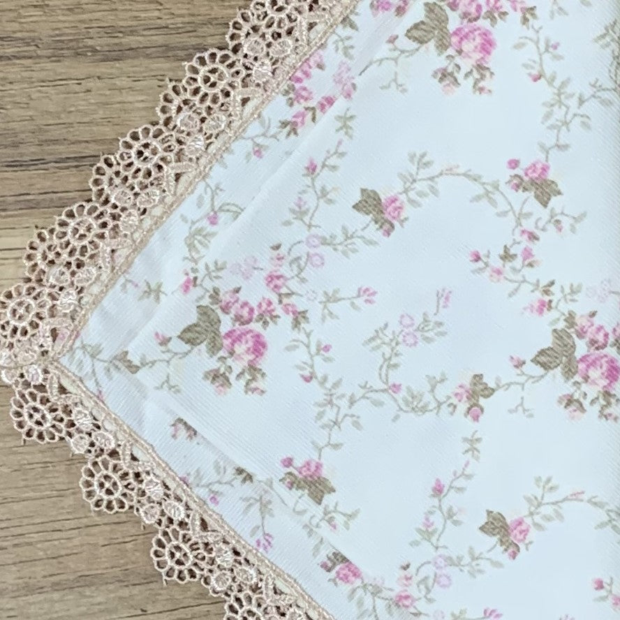 Guardanapo Em Tecido Bege Médio Com Renda Mesa Da Clau-Kit