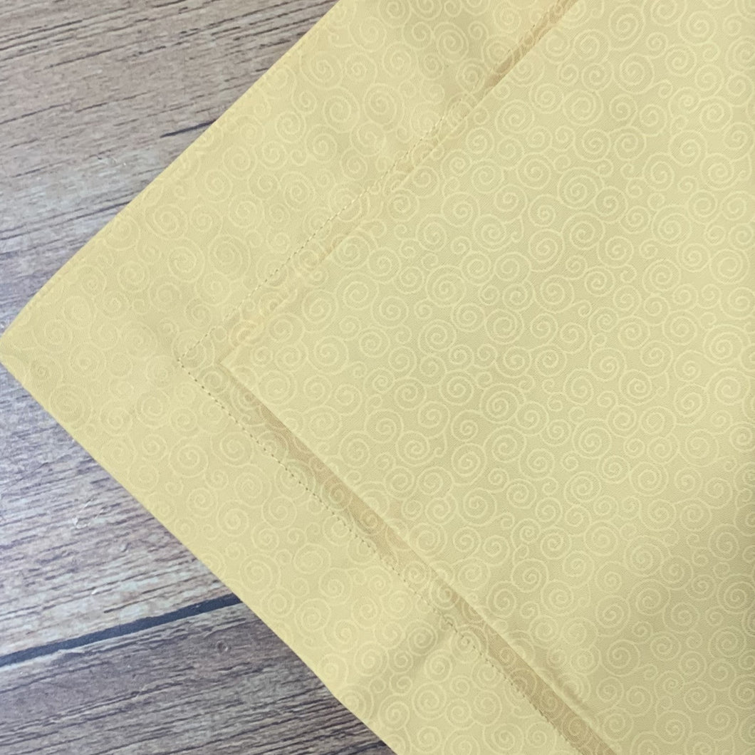 Guardanapo Em Tecido Amarelo Estampa Arabescos Mesa Da Clau-Kit