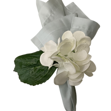 Carregar imagem no visualizador da galeria, Porta Guardanapo Flor Hortênsia Branco Com Folha Mesa Da Clau-Kit 08
