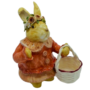 Coelha Em Cerâmica Com Cesta Na Mão E Rosas Na Cabeça - Unidade