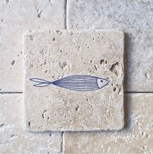 Carregar imagem no visualizador da galeria, Adorno Em Pedra Natural Travertino Anticato Cardume - Kit
