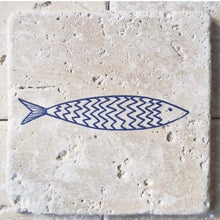 Carregar imagem no visualizador da galeria, Adorno Em Pedra Natural Travertino Anticato Cardume - Kit
