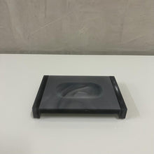 Carregar imagem no visualizador da galeria, Saboneteira Para Sabonete Em Barra Em Acrilico Luxo Cinza Perolado - Unidade
