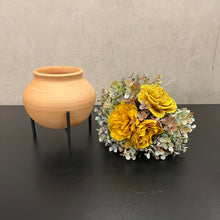 Carregar imagem no visualizador da galeria, Pote Em Cerâmica Lucila Com Suporte Casa De Valentina - Unidade
