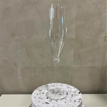 Carregar imagem no visualizador da galeria, Taça Em Cristal Para Champanhe Flute Collection Loxia Bohemia - Caixa

