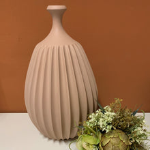 Carregar imagem no visualizador da galeria, Vaso Em Cerâmica Coleção Dracarys Casa Bonita - Unidade
