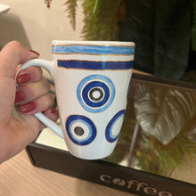 Carregar imagem no visualizador da galeria, Caneca Em Cerâmica Olho Grego Scalla – Un
