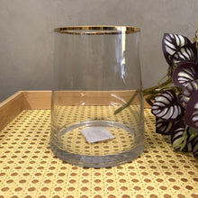 Carregar imagem no visualizador da galeria, Vaso Em Vidro Com Borda Dourada - Unidade
