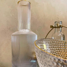 Carregar imagem no visualizador da galeria, Jarra Em Vidro Canelado Com Borda Dourado We Make-Pç
