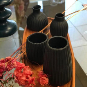 Vasos Mini Em Cerâmica Modali Design - 04 Peças
